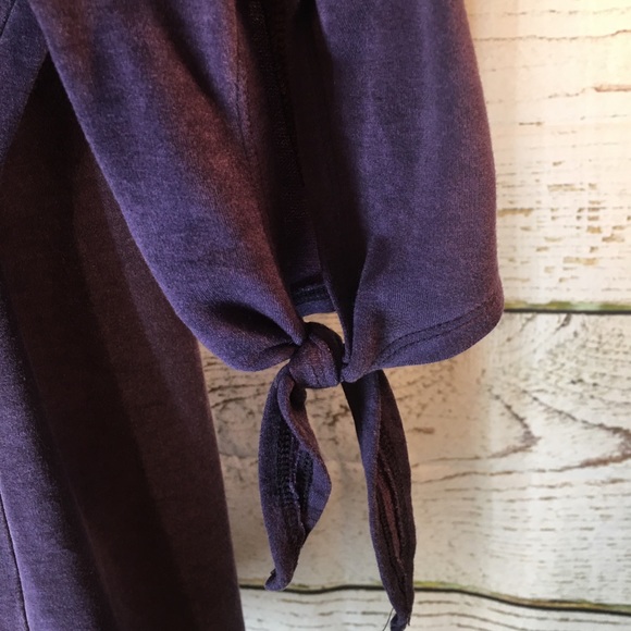 TIE SLEEVE “EST 1945” brand top - Picture 4 of 6